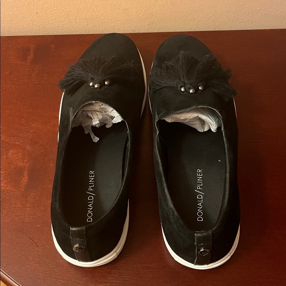 Donald Pliner Black Genuine Suede Sneakers w/Tassel - Picture 3 of 10